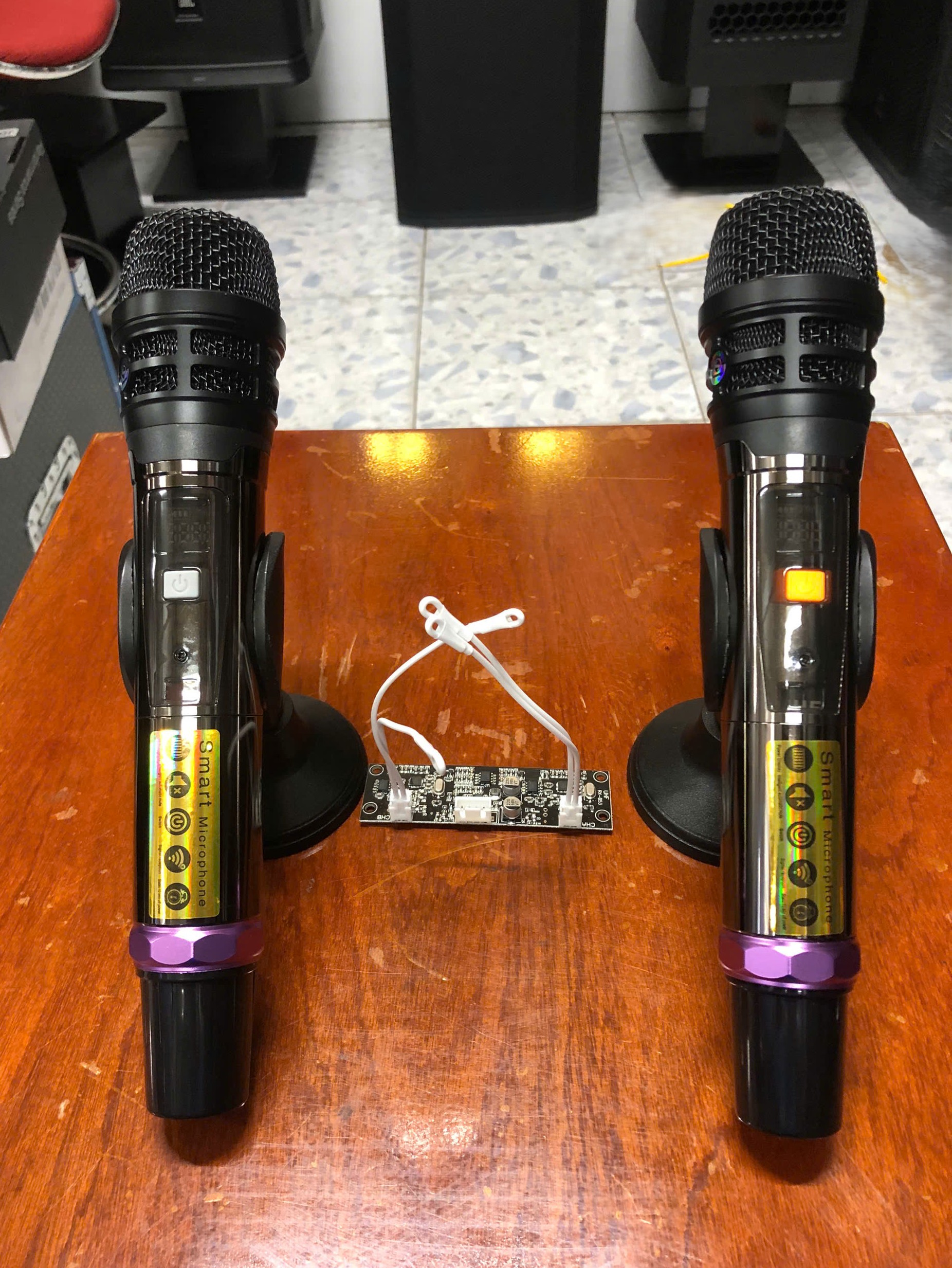 Micro Loa Kéo UGX-ĐEN HỒNG